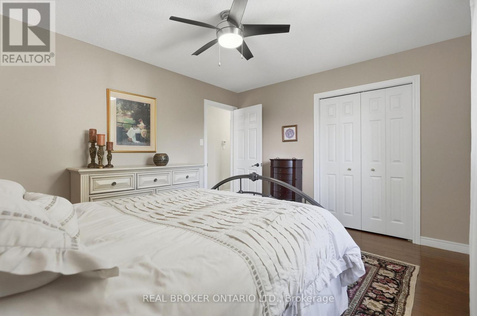 8 Moyle Drive, Brantford, ON photo 23