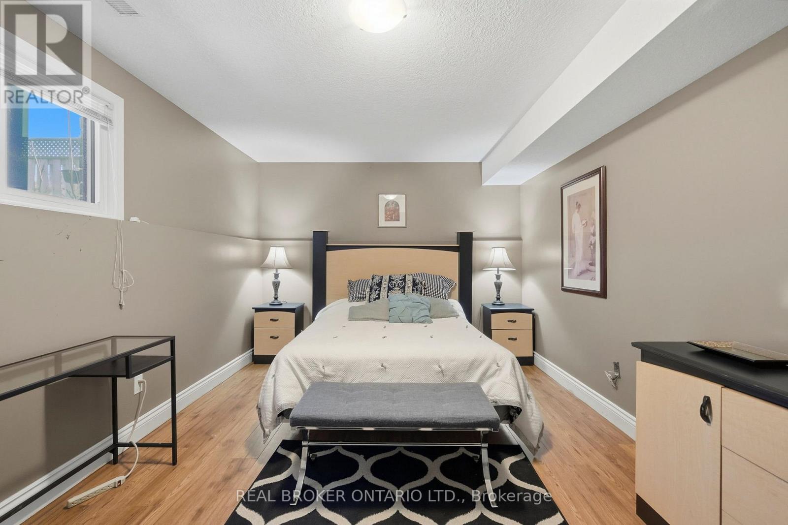 8 MOYLE DRIVE - 31