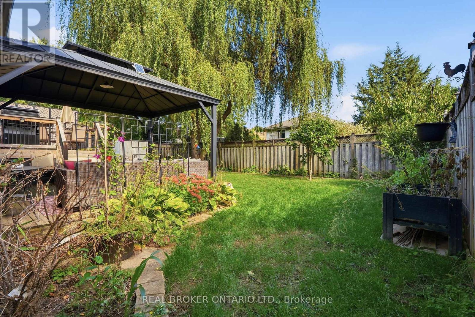 8 MOYLE DRIVE - 36