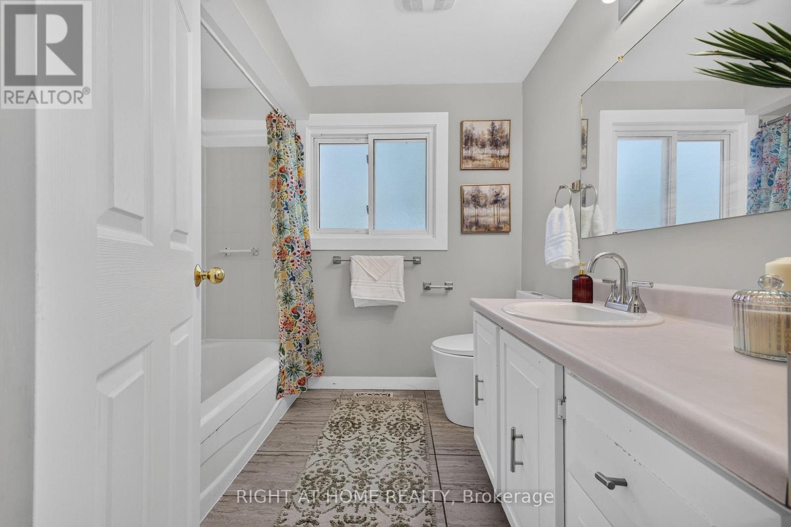 13 Crawford Drive, Hamilton, ON photo 17