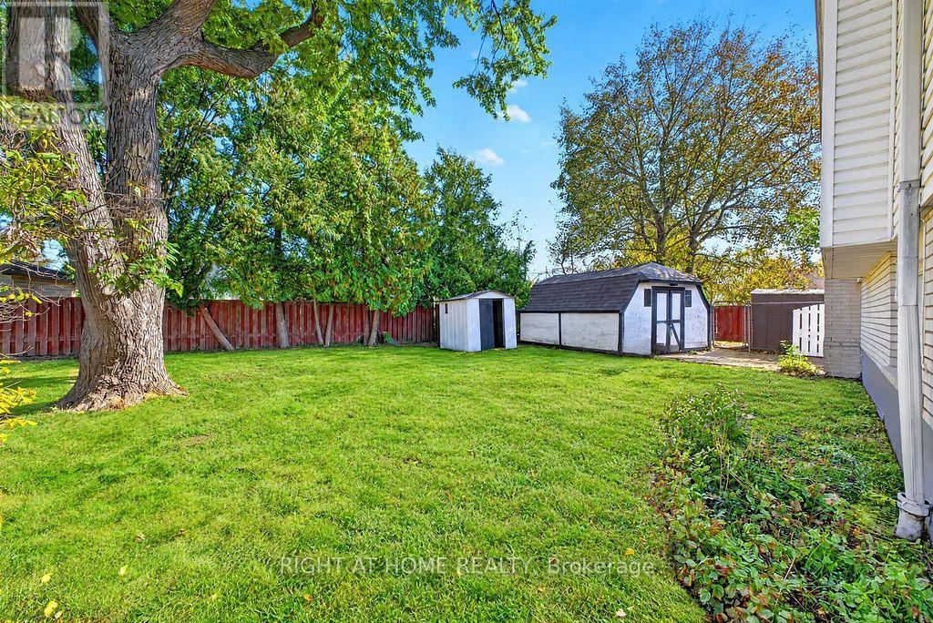 13 Crawford Drive, Hamilton, ON photo 4