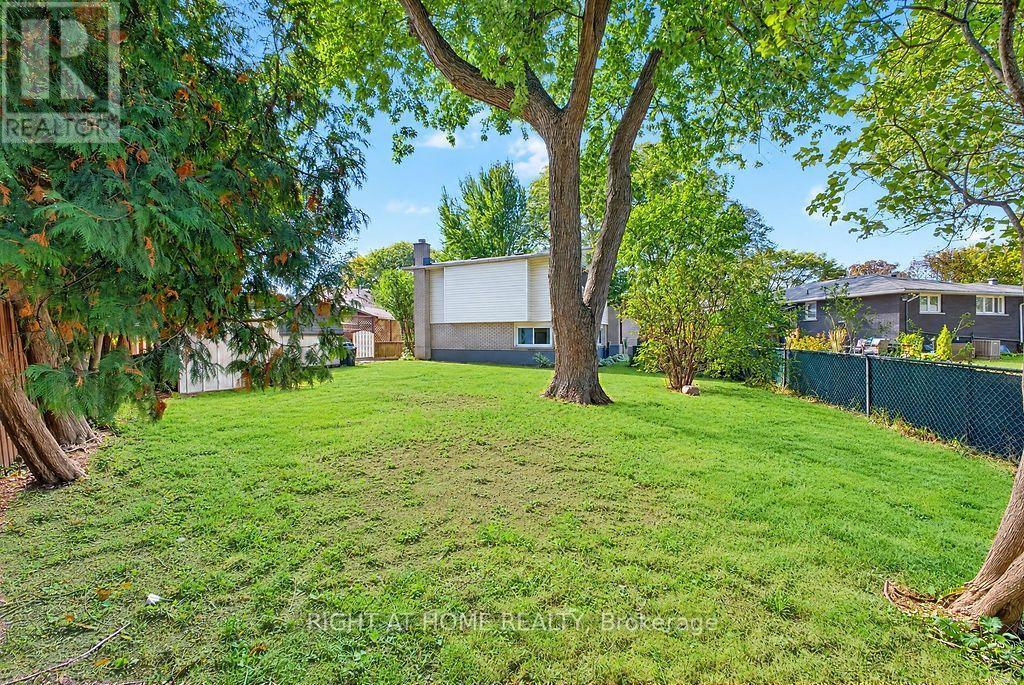 13 Crawford Drive, Hamilton, ON photo 5