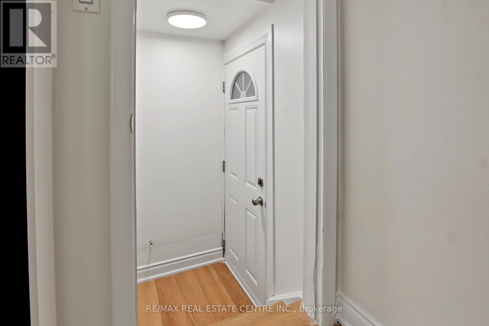 143 Elgin Crescent, Waterloo, ON photo 19