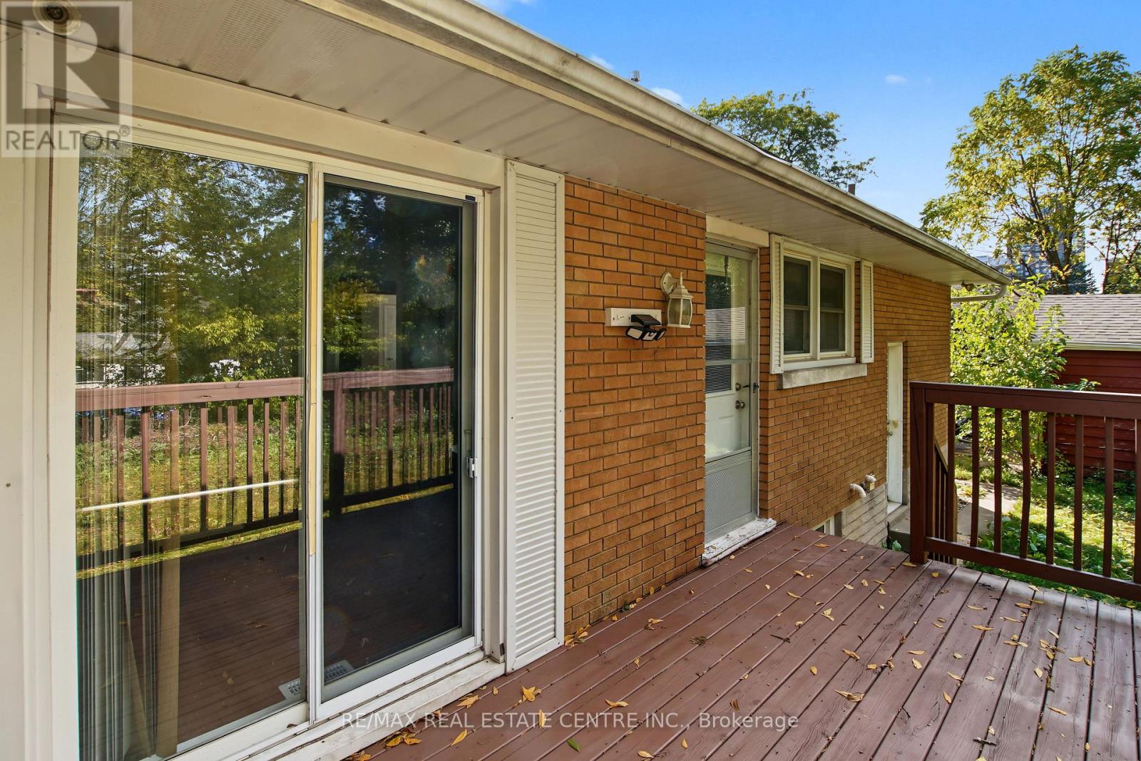143 Elgin Crescent, Waterloo, ON photo 32