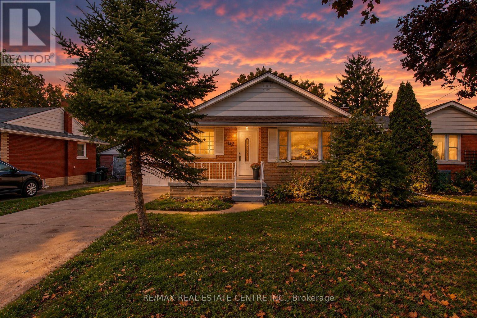 143 ELGIN CRESCENT - 33