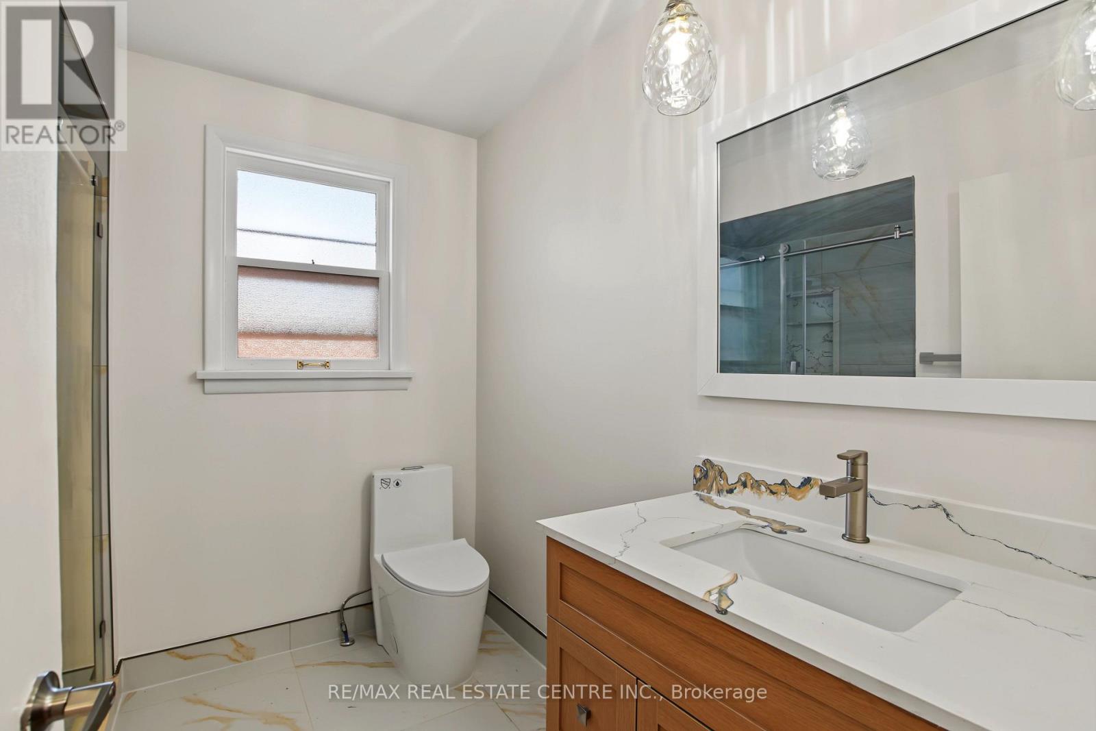 143 ELGIN CRESCENT - 9