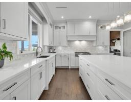 15949 39a Avenue, Surrey, BC V3Z0Y3 Photo 12