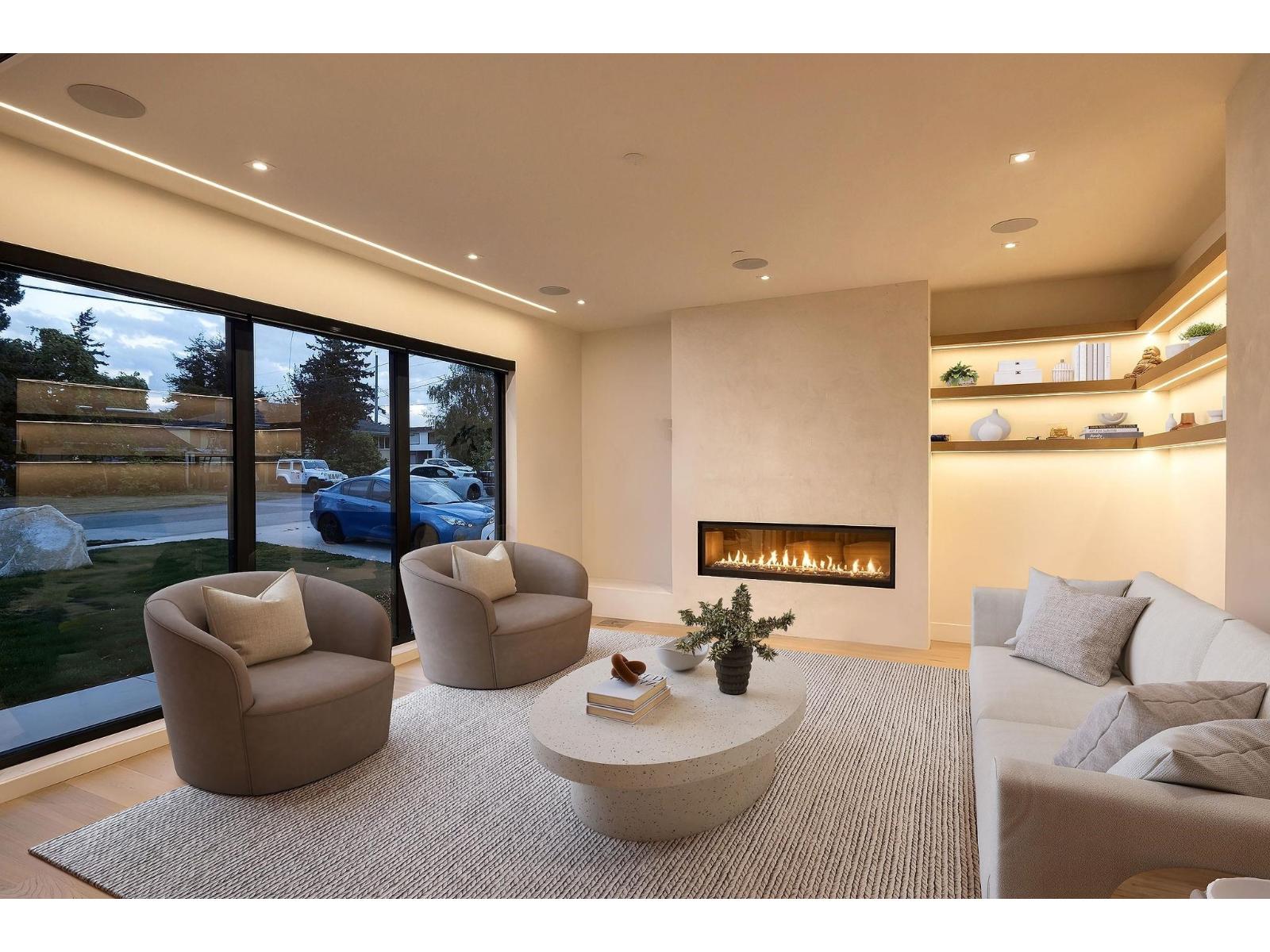 15679 ROPER AVENUE, White Rock - Image 1