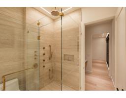 15679 Roper Avenue, White Rock, BC V4B2G9 Photo 23