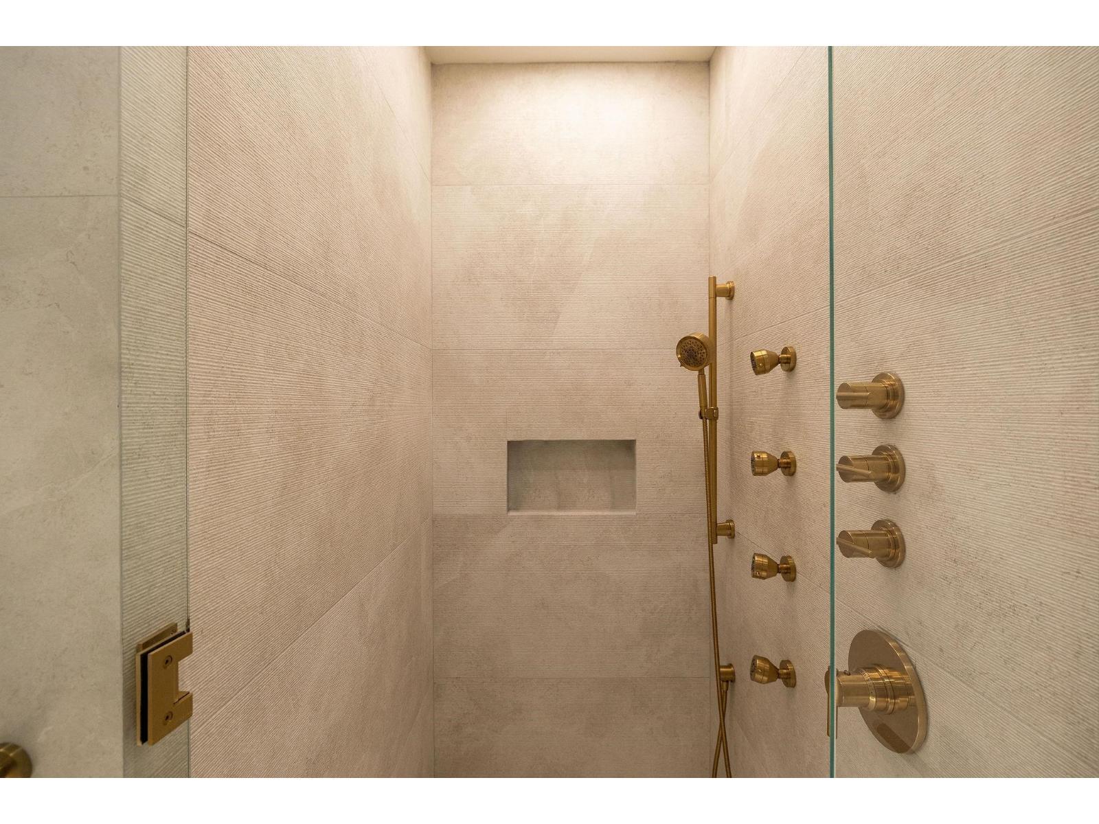 15679 ROPER AVENUE, White Rock - Image 1