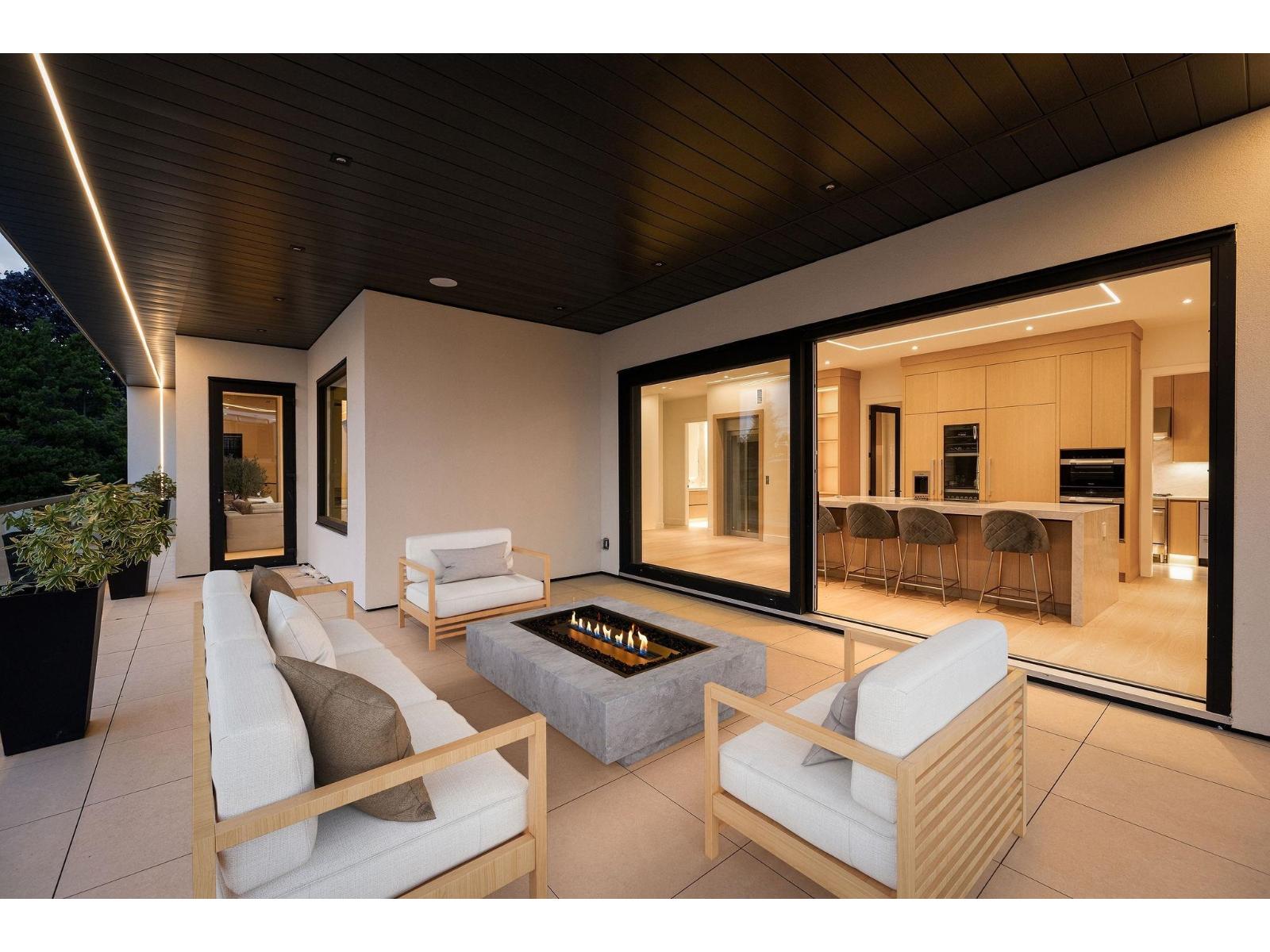 15679 ROPER AVENUE, White Rock - Image 1