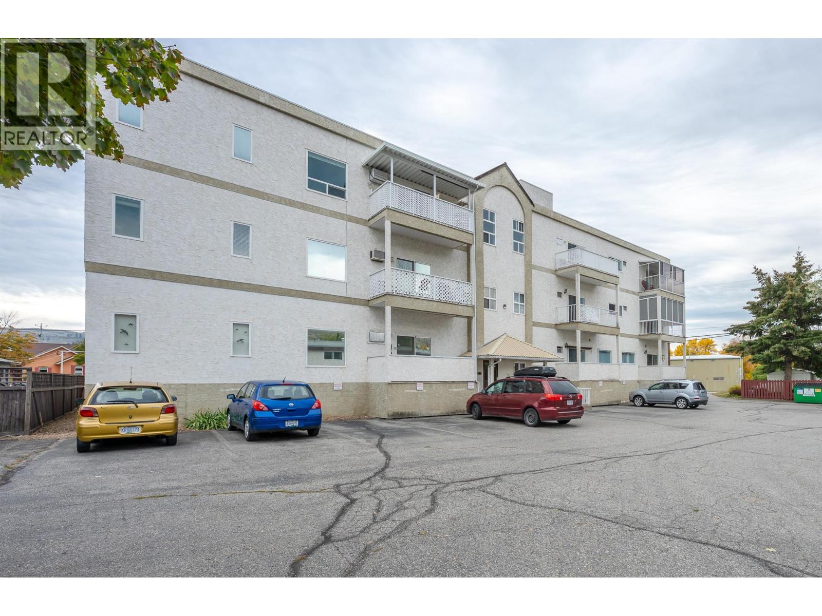 650 MCKINNEY Road Unit# 325, Oliver