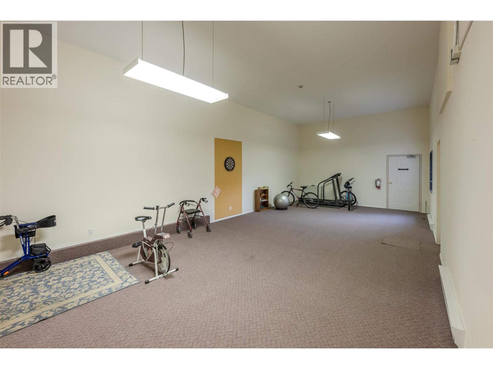 650 MCKINNEY Road Unit# 325, Oliver