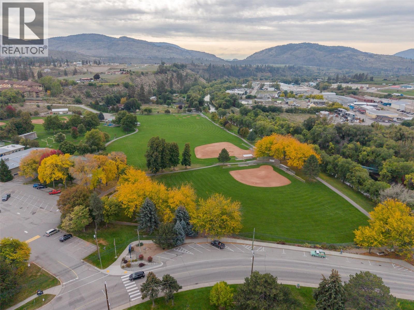 650 MCKINNEY Road Unit# 325, Oliver