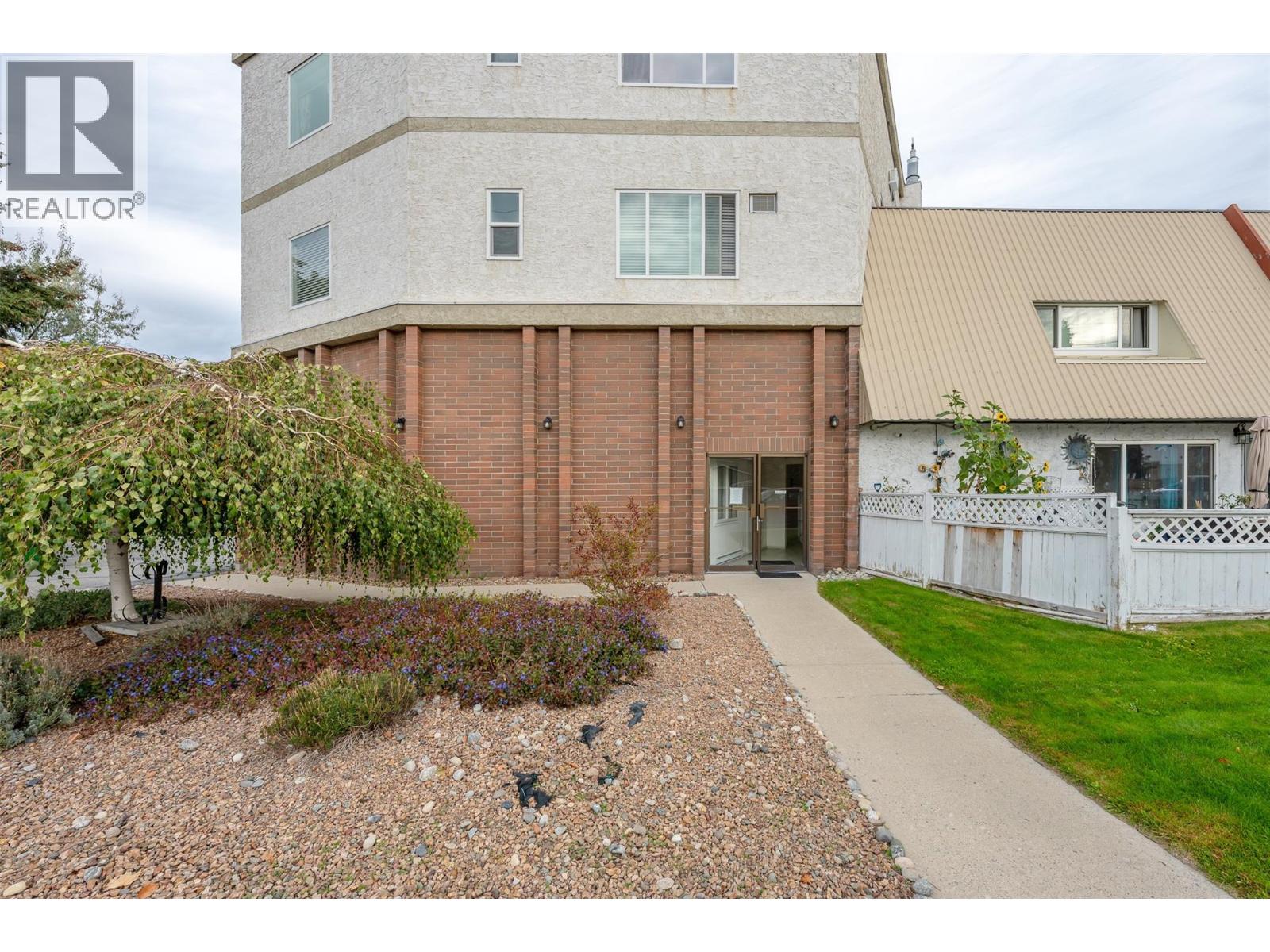 650 MCKINNEY Road Unit# 325, Oliver