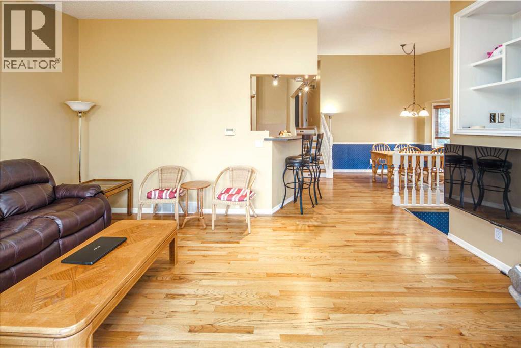 28 Hawkcliff Place NW - 4