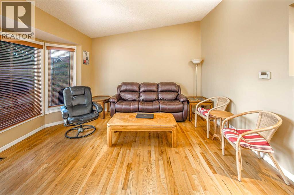 28 Hawkcliff Place NW - 2