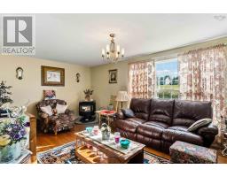 13631 Highway 1, Hants Border, NS B0P1P0 Photo 12