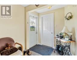 13631 Highway 1, Hants Border, NS B0P1P0 Photo 9