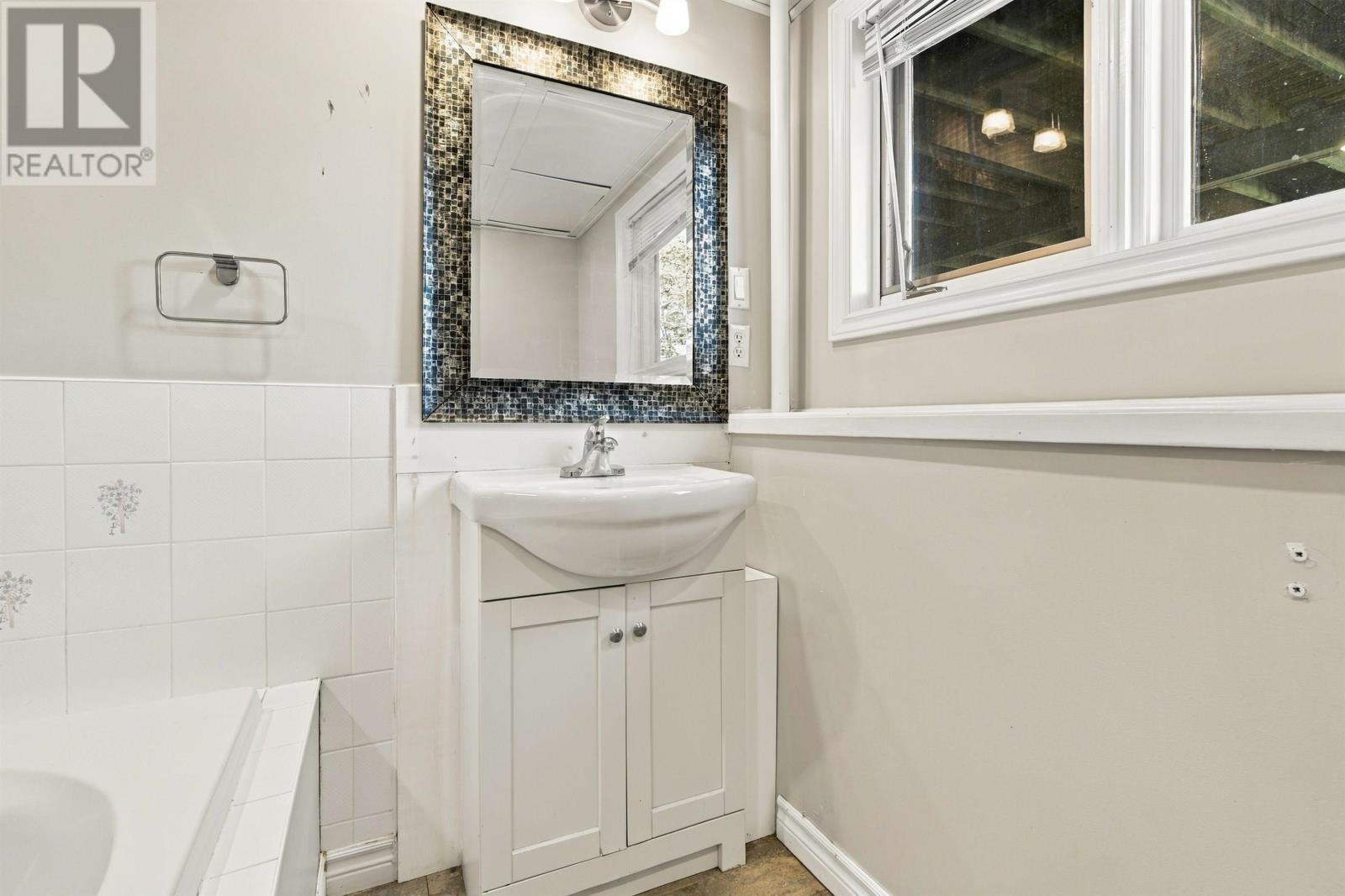 39 Parkdale Avenue - 39