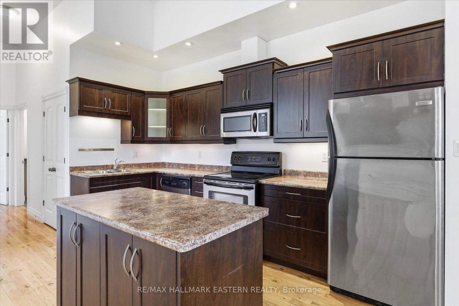 ##2 760 GEORGE STREET - 9