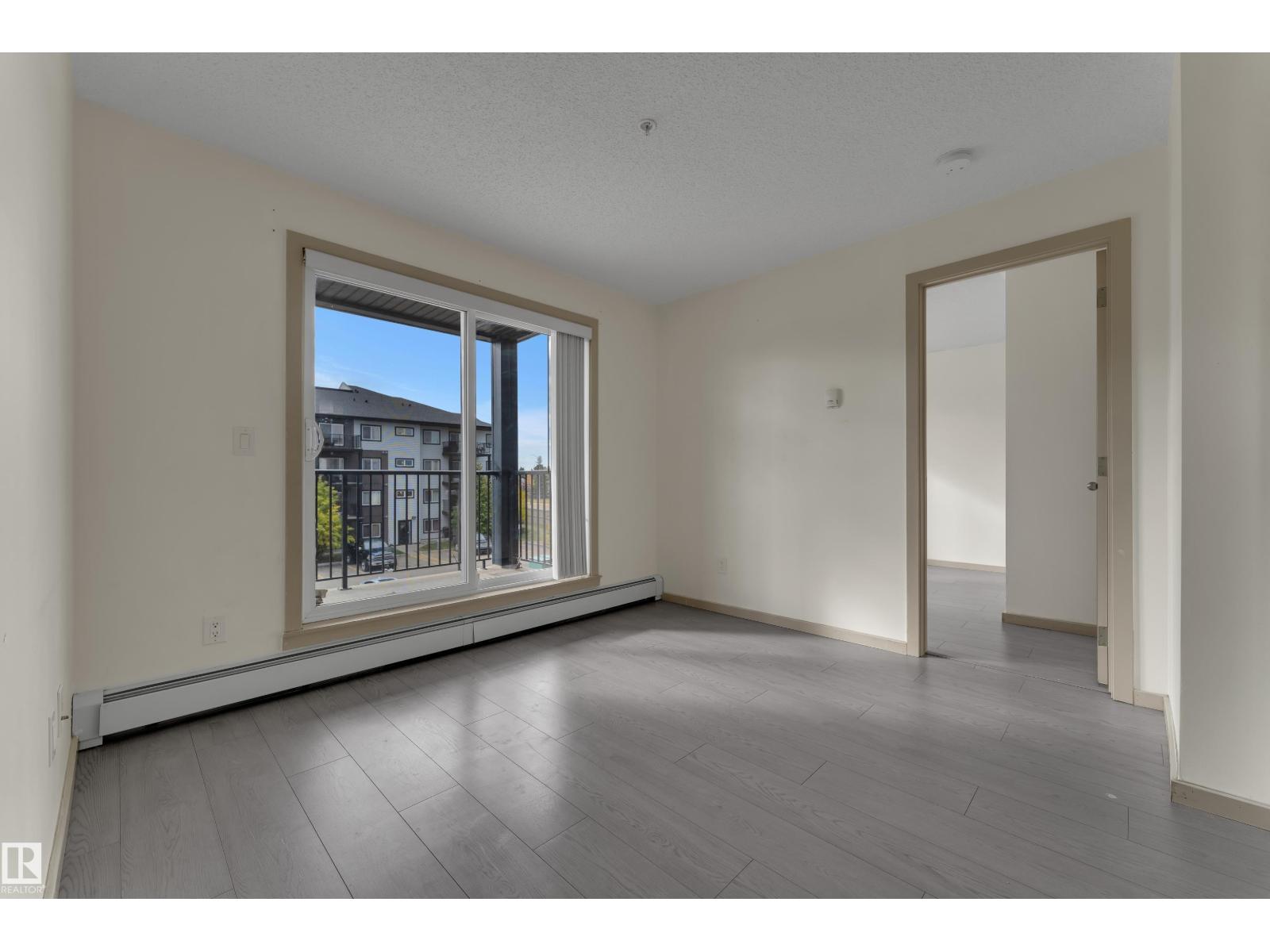 #320 3357 16A AV NW - 18