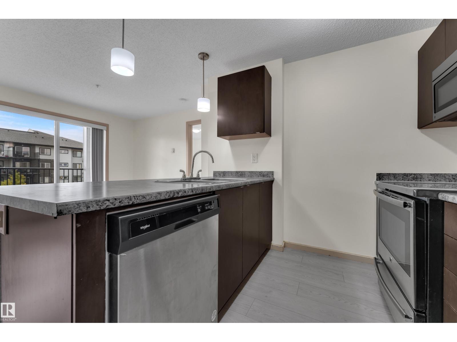 #320 3357 16A AV NW - 25