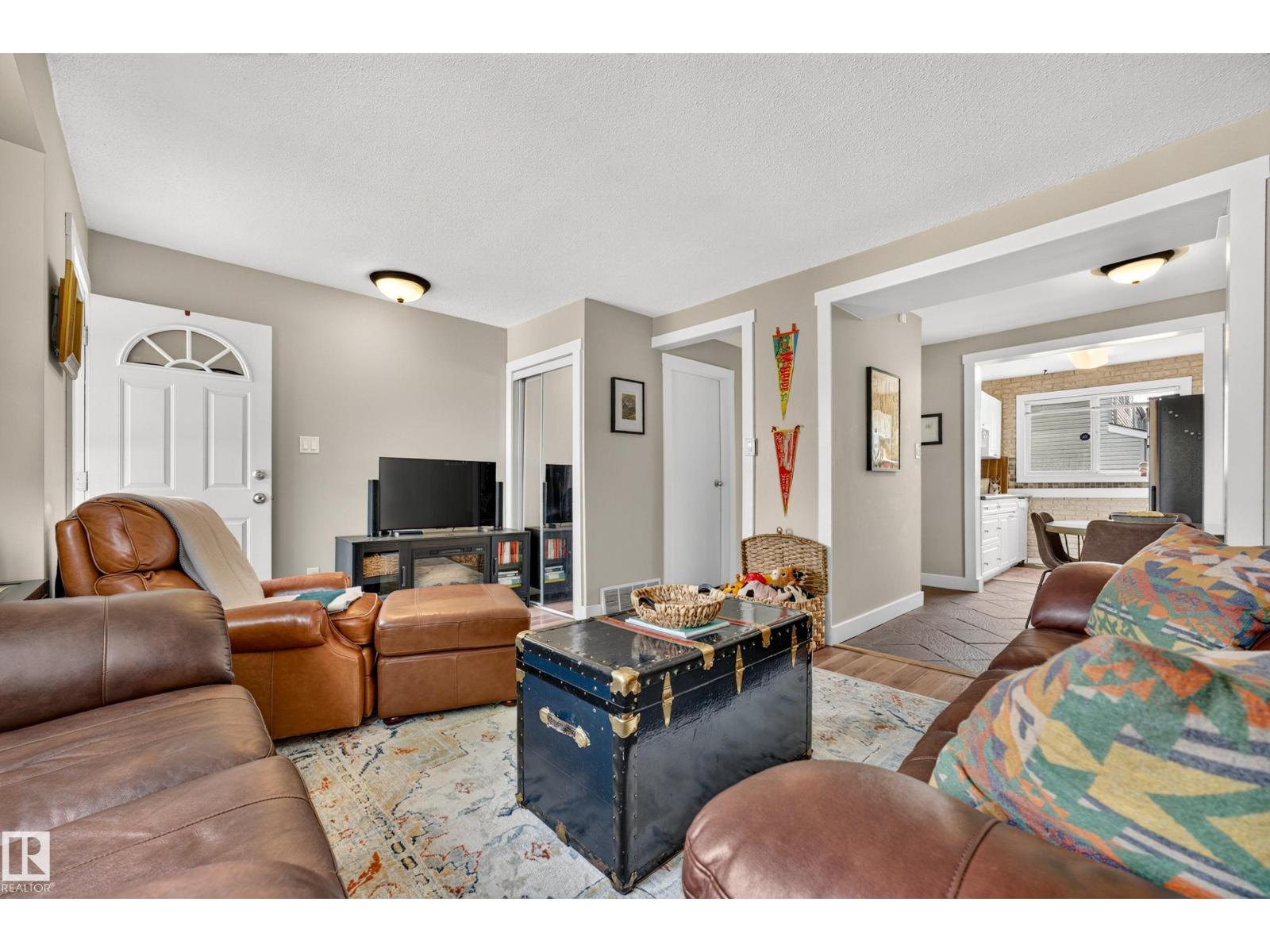 138 Dickinsfield Court NW, Evansdale — photo 16 of 26: Property photo