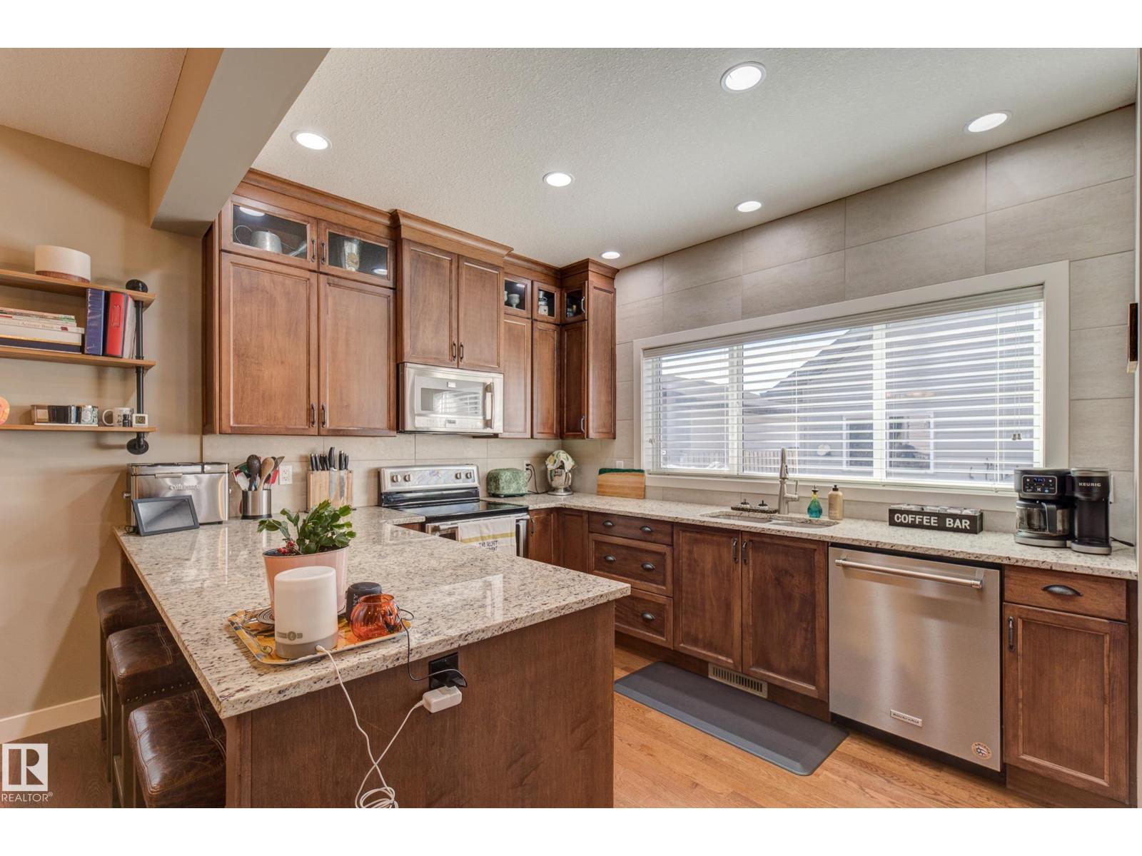 22015 97 AV NW - 14