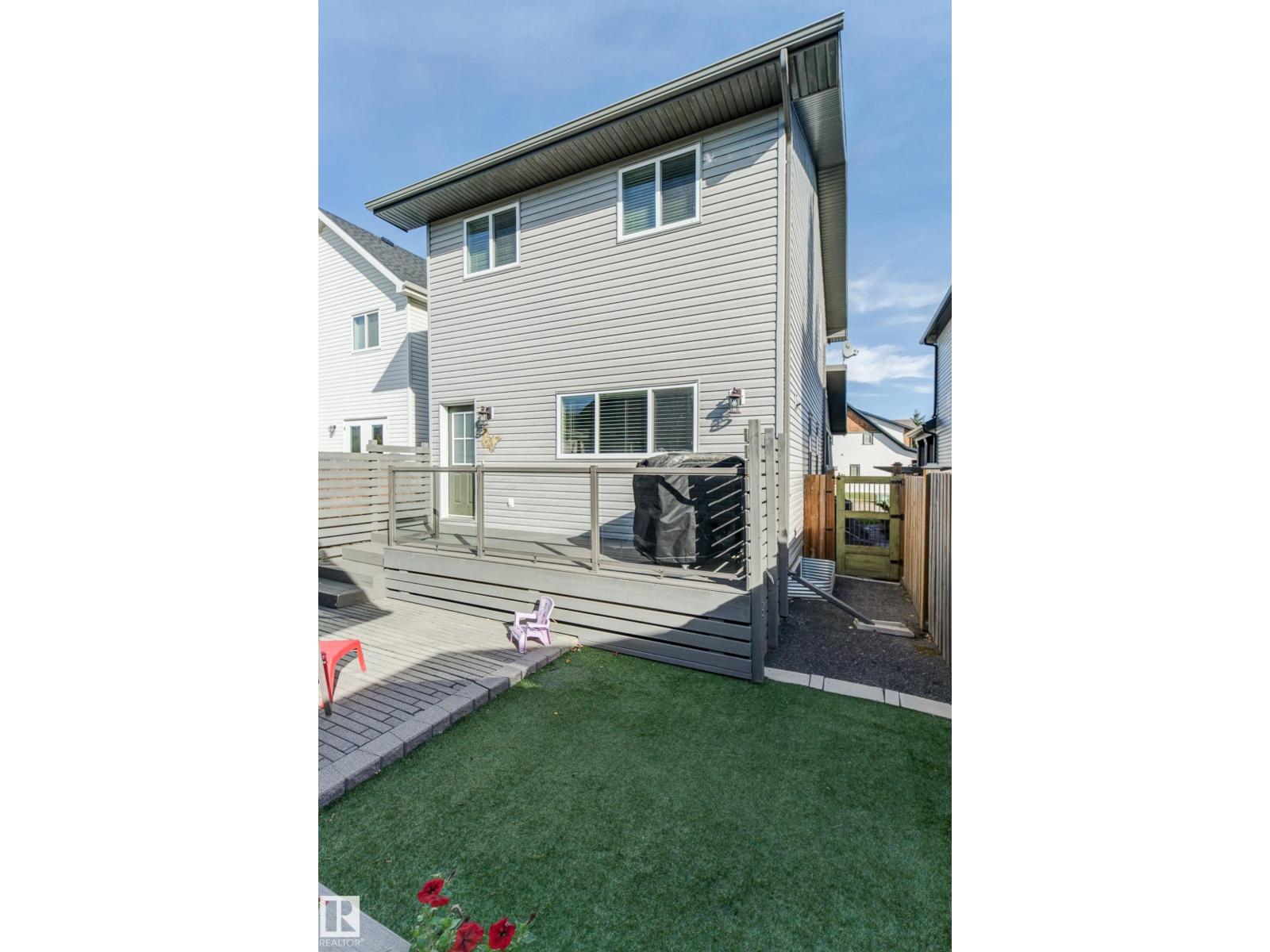 22015 97 AV NW - 40
