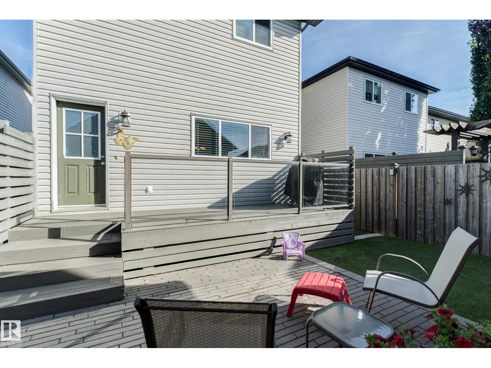 22015 97 AV NW - 41