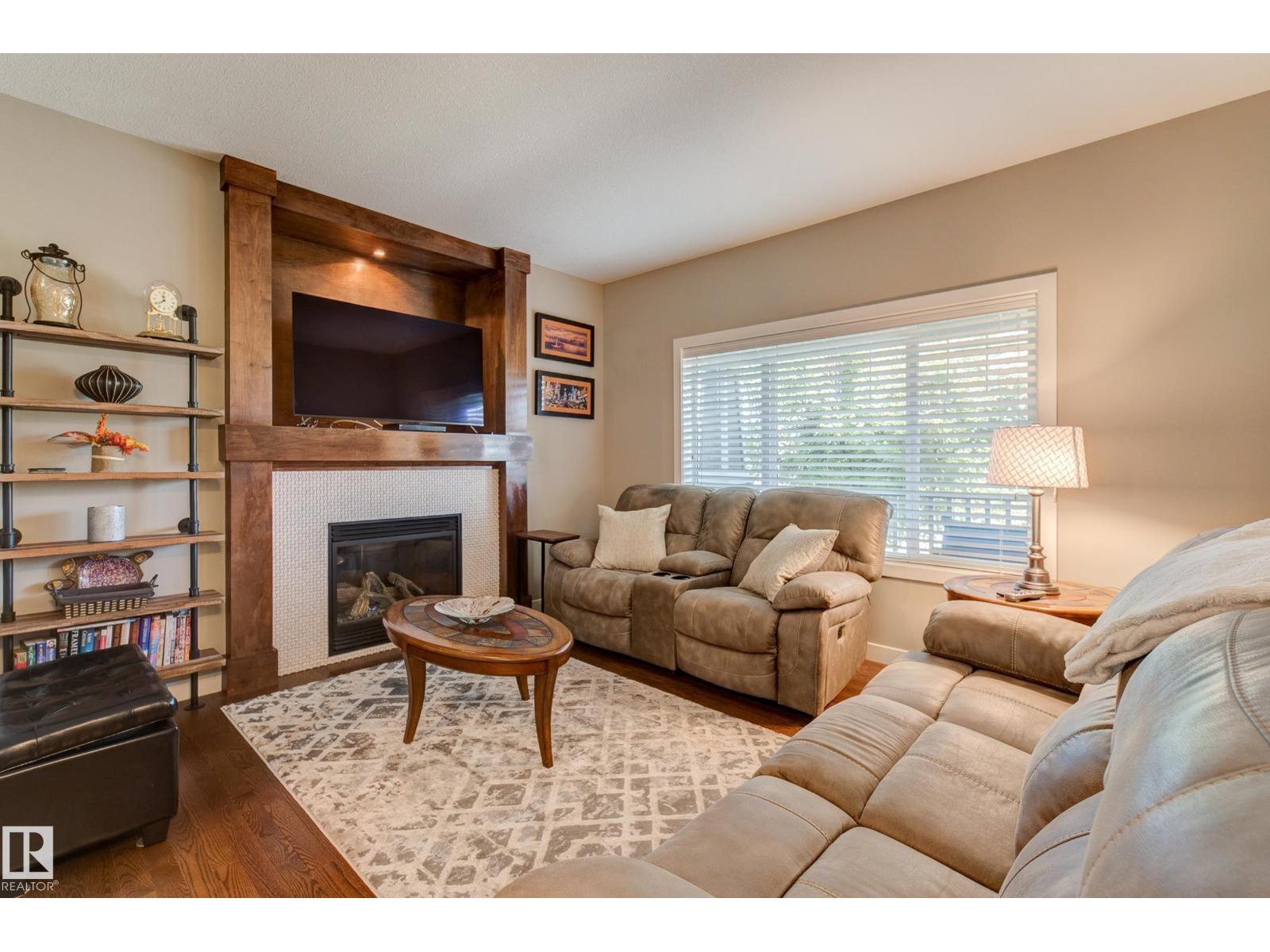 22015 97 AV NW - 5