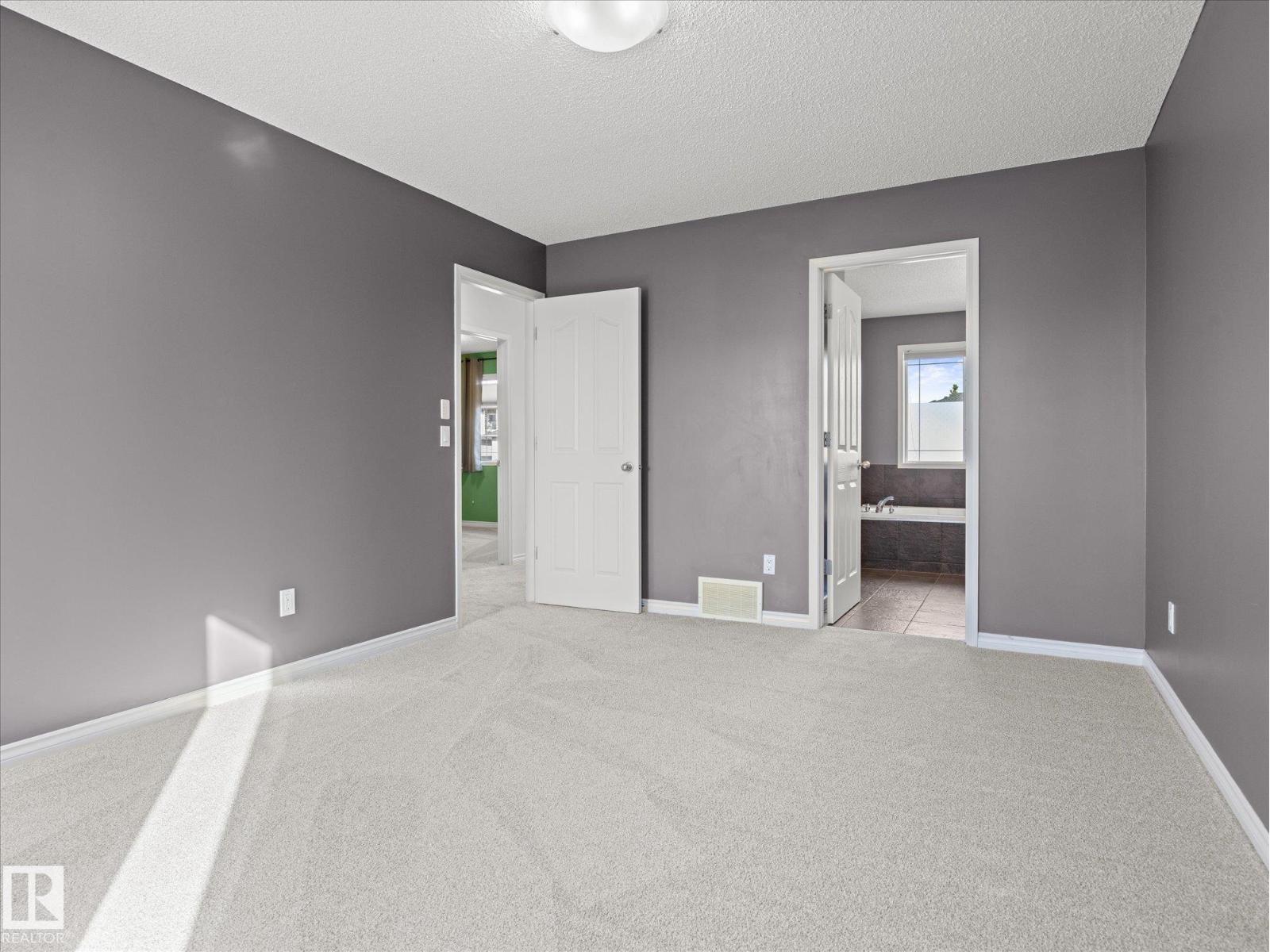 11531 11 AV SW - 17
