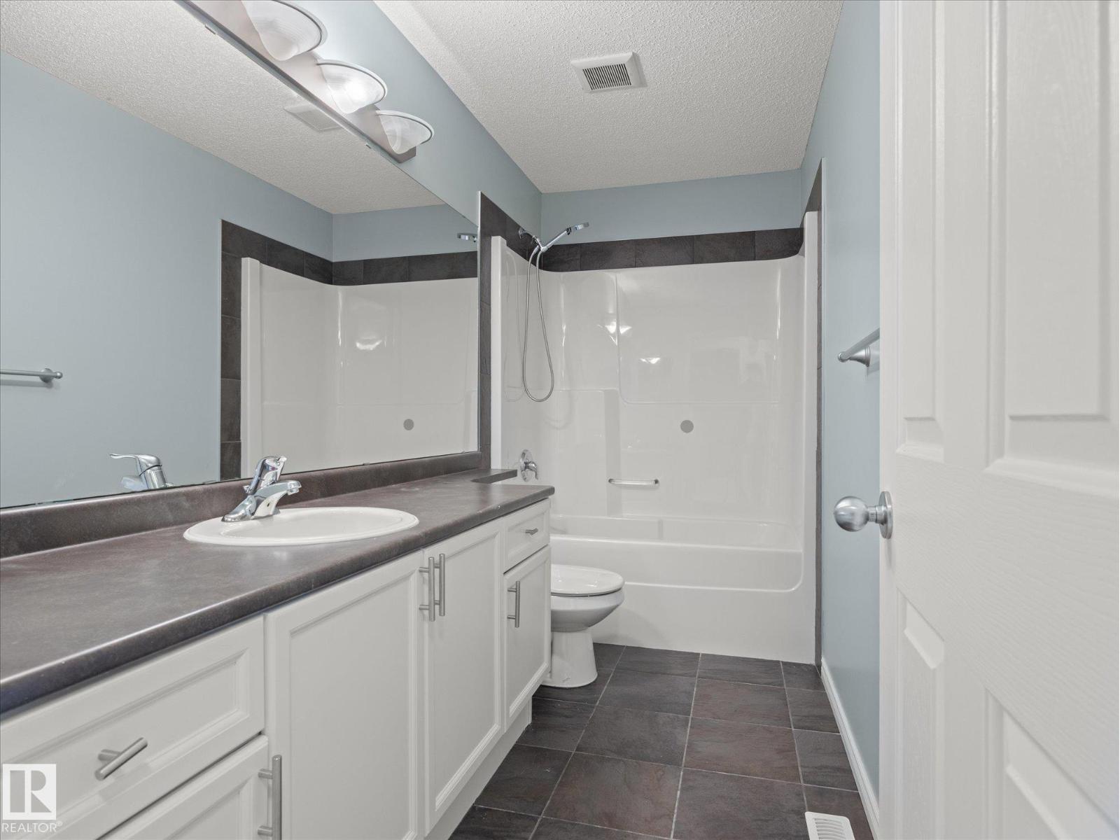 11531 11 AV SW - 24