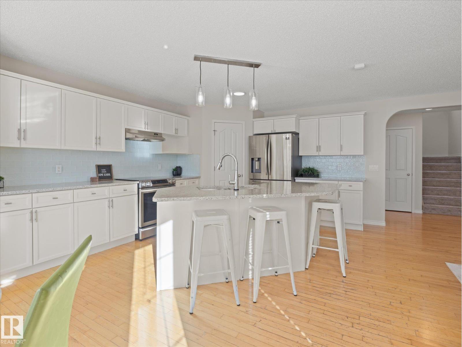 11531 11 AV SW - 6