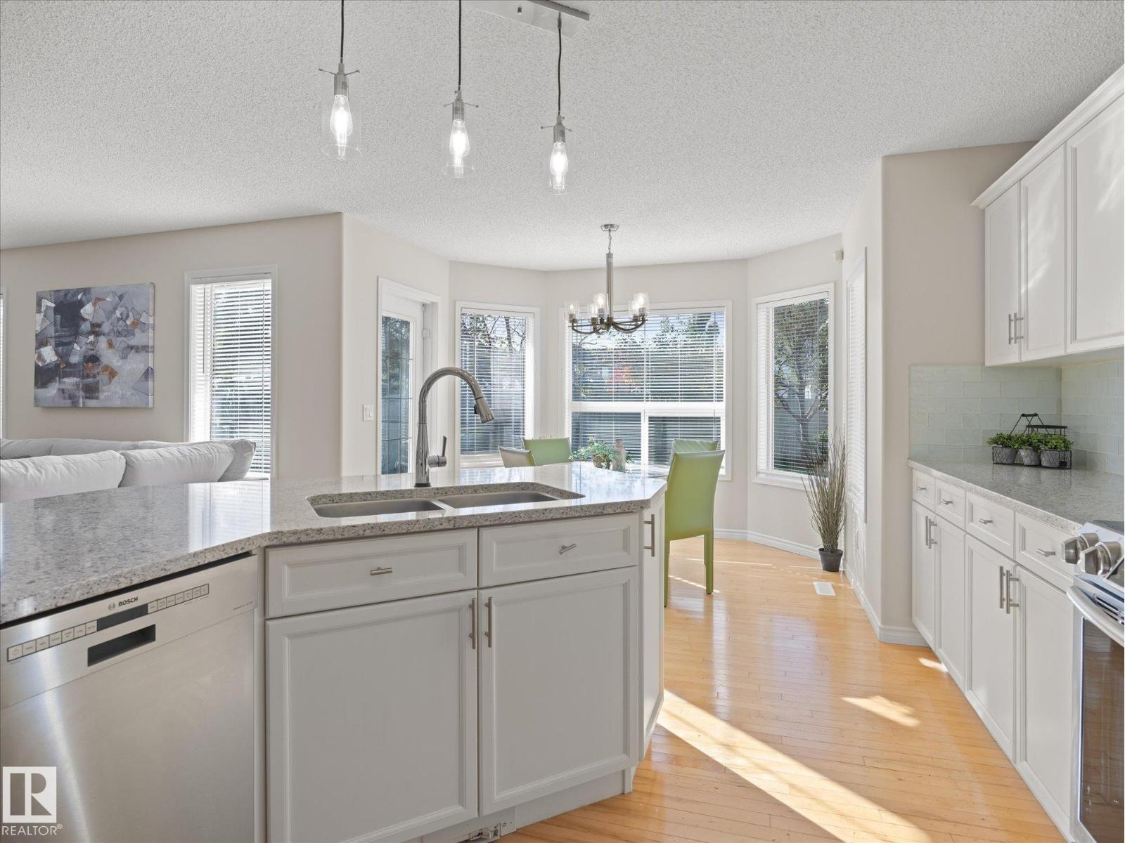 11531 11 AV SW - 8