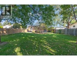 Family room/Fireplace - 130 Ryan Street, Amherstburg, ON N9V3R3 Photo 12