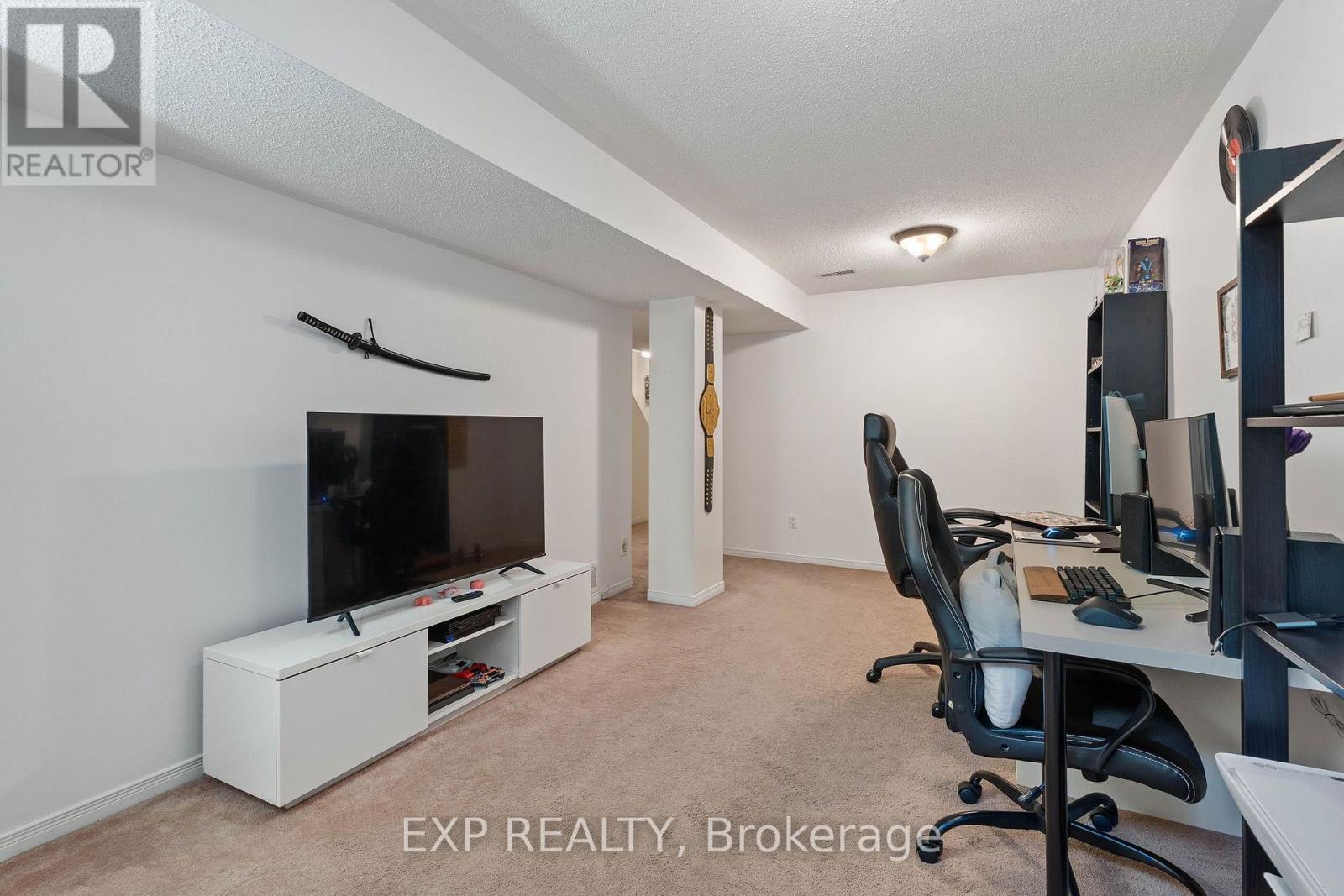 122 MARKLAND CRESCENT - 19