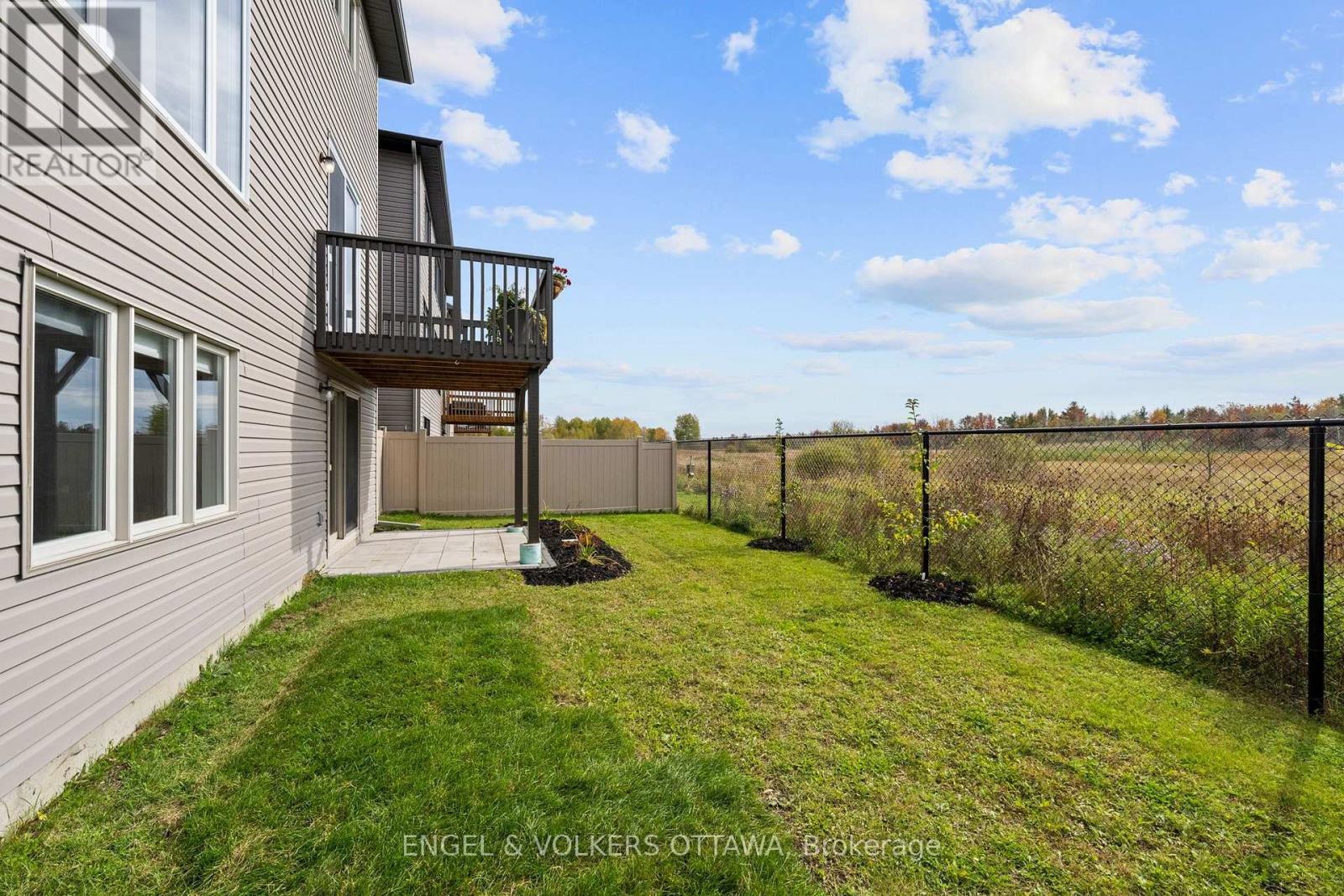 154 WINTERHAVEN DRIVE - 40