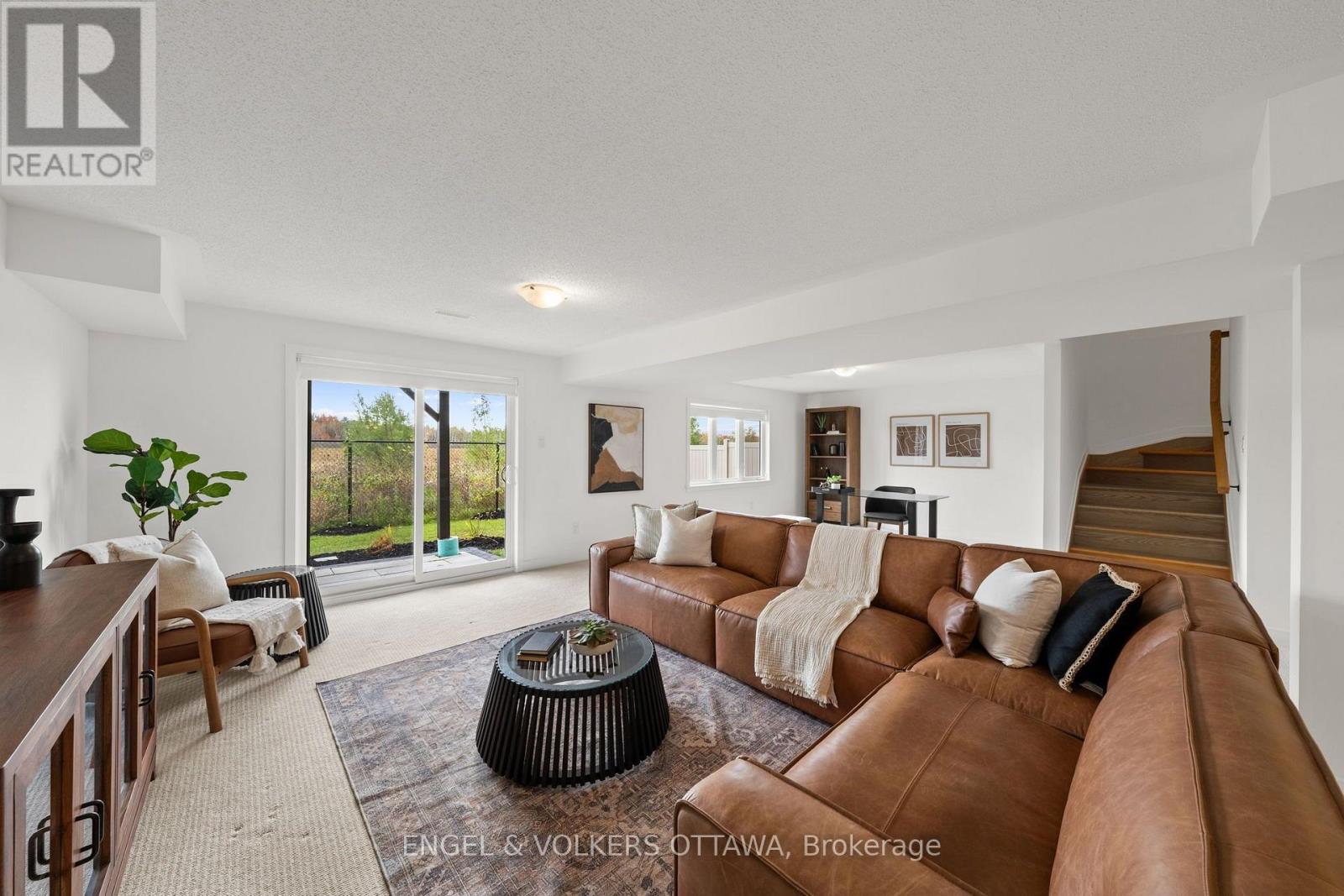 154 Winterhaven Drive — photo 33