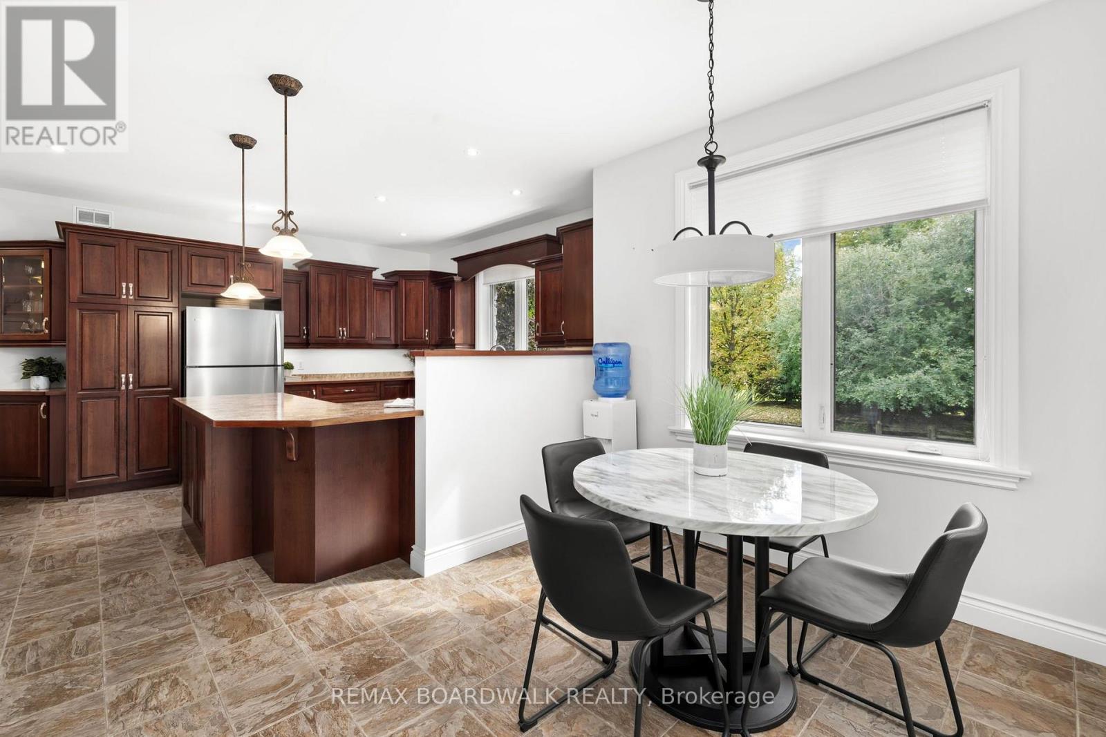 136 MACPHERSON WAY - Image 19