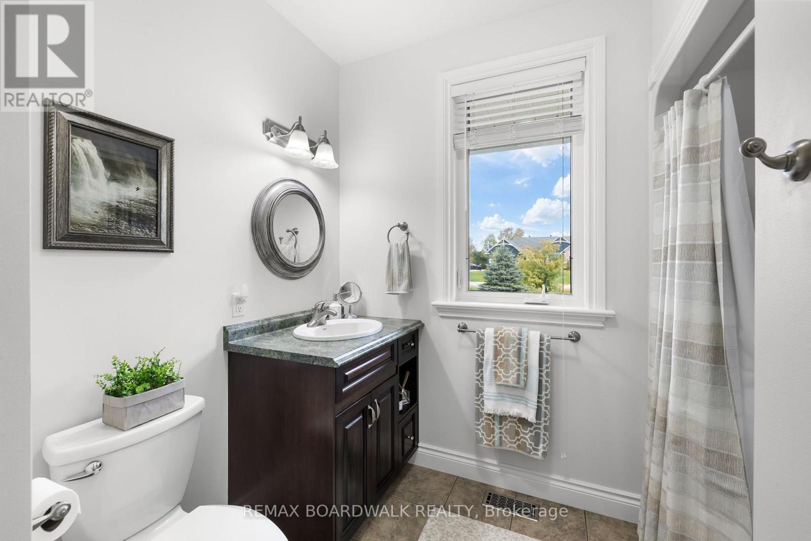 136 MACPHERSON WAY - Image 25