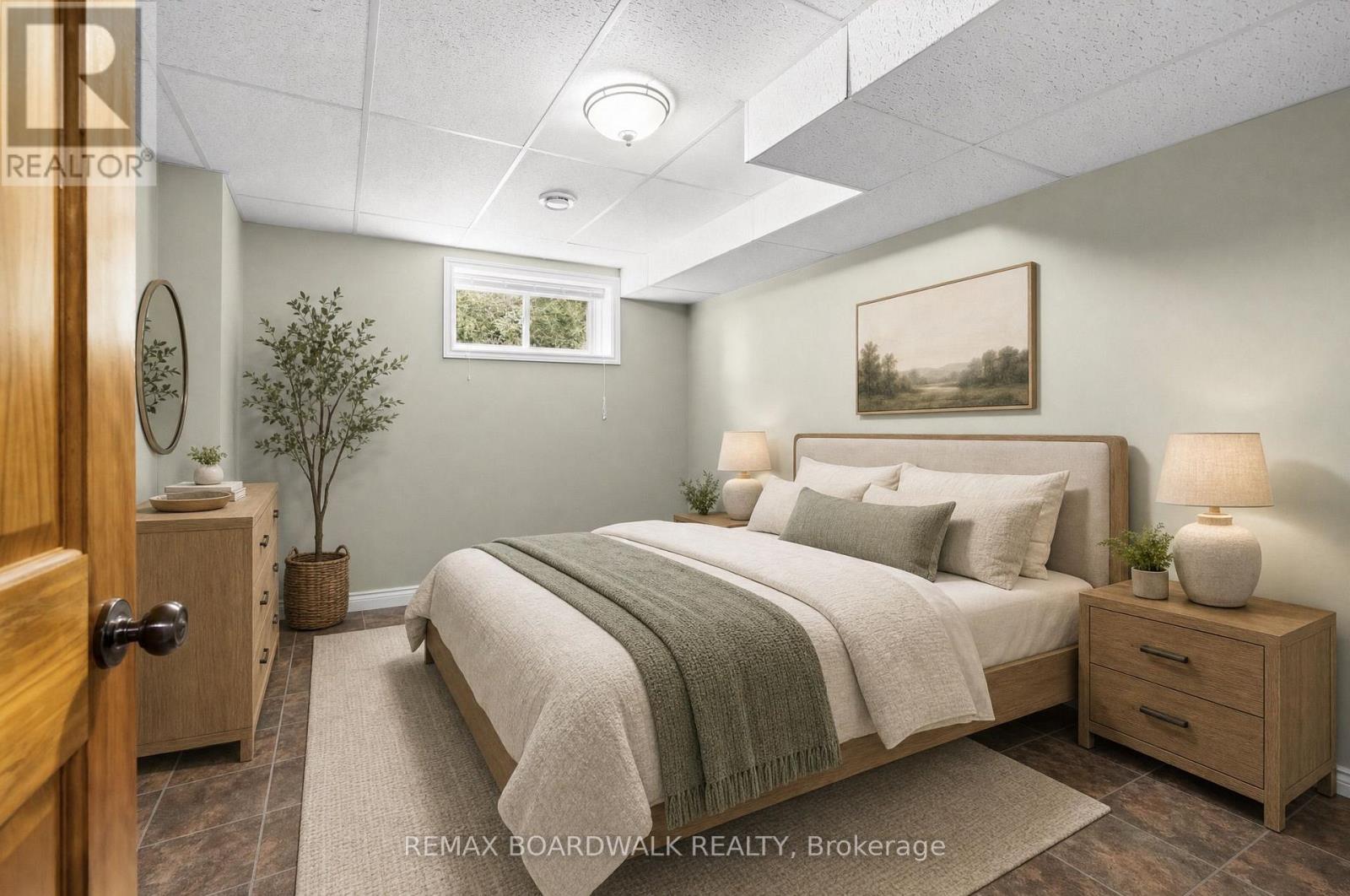 136 MACPHERSON WAY - Image 31