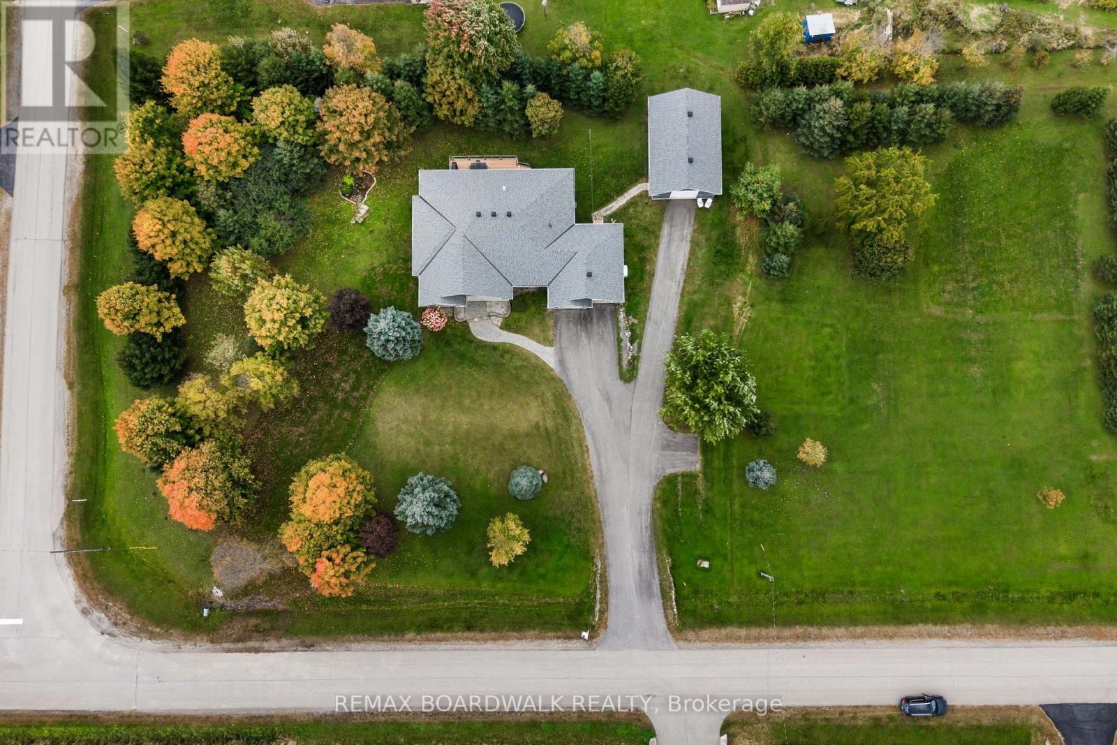 136 MACPHERSON WAY - Image 45