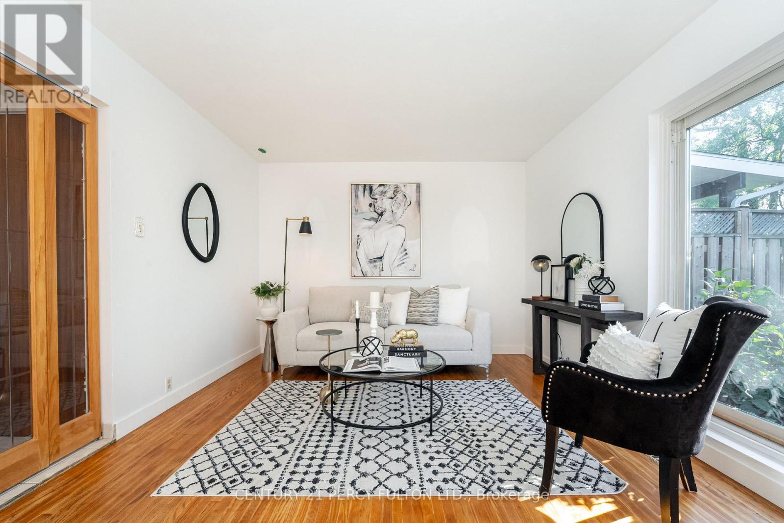 24 DOGWOOD CRESCENT - 10