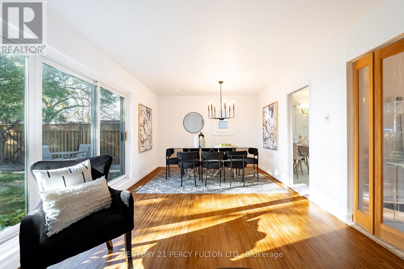 24 DOGWOOD CRESCENT - 11