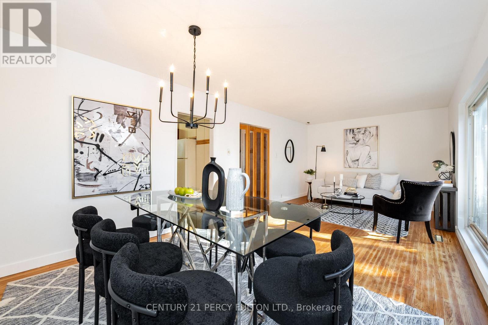 24 DOGWOOD CRESCENT - 13