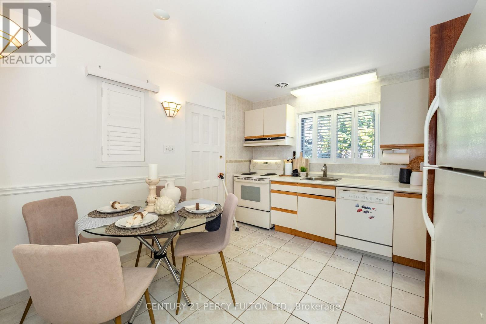 24 Dogwood Crescent, Toronto, ON photo 16