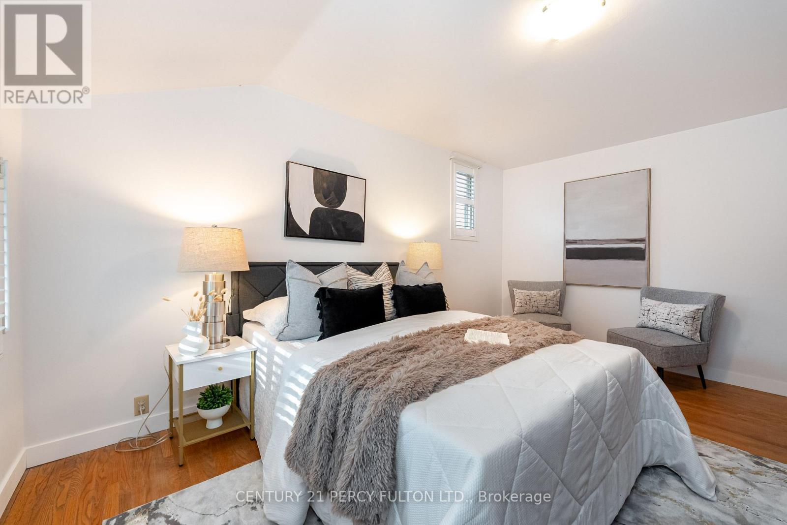 24 DOGWOOD CRESCENT - 25