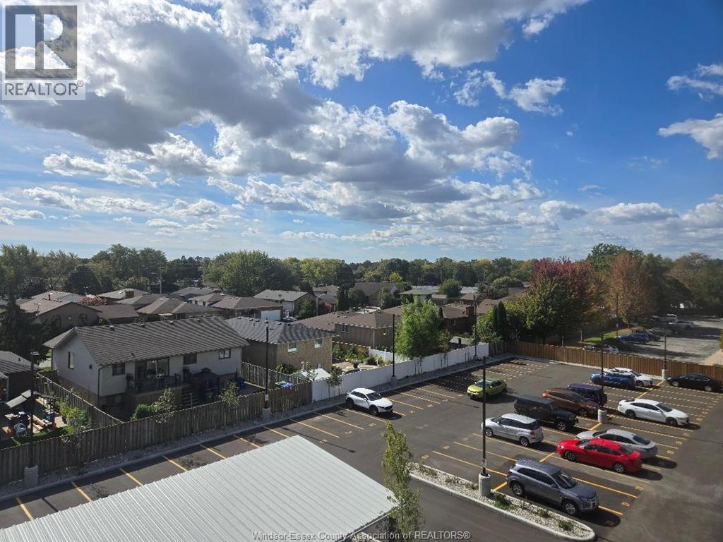 #410 8475 WYANDOTTE STREET East - 12